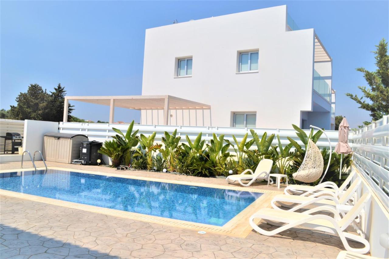 VILLA KOLIBRI cd1 MYTHICAL SANDS RESORT Paralimni Exterior foto