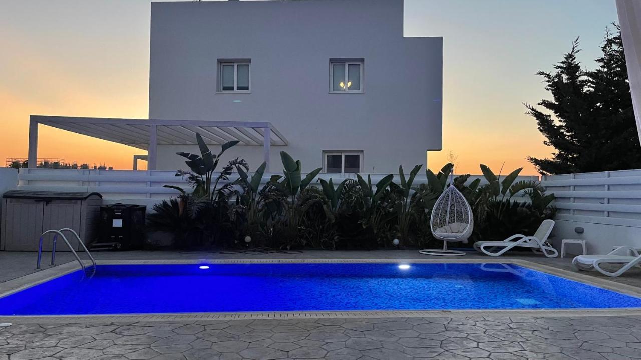 VILLA KOLIBRI cd1 MYTHICAL SANDS RESORT Paralimni Exterior foto